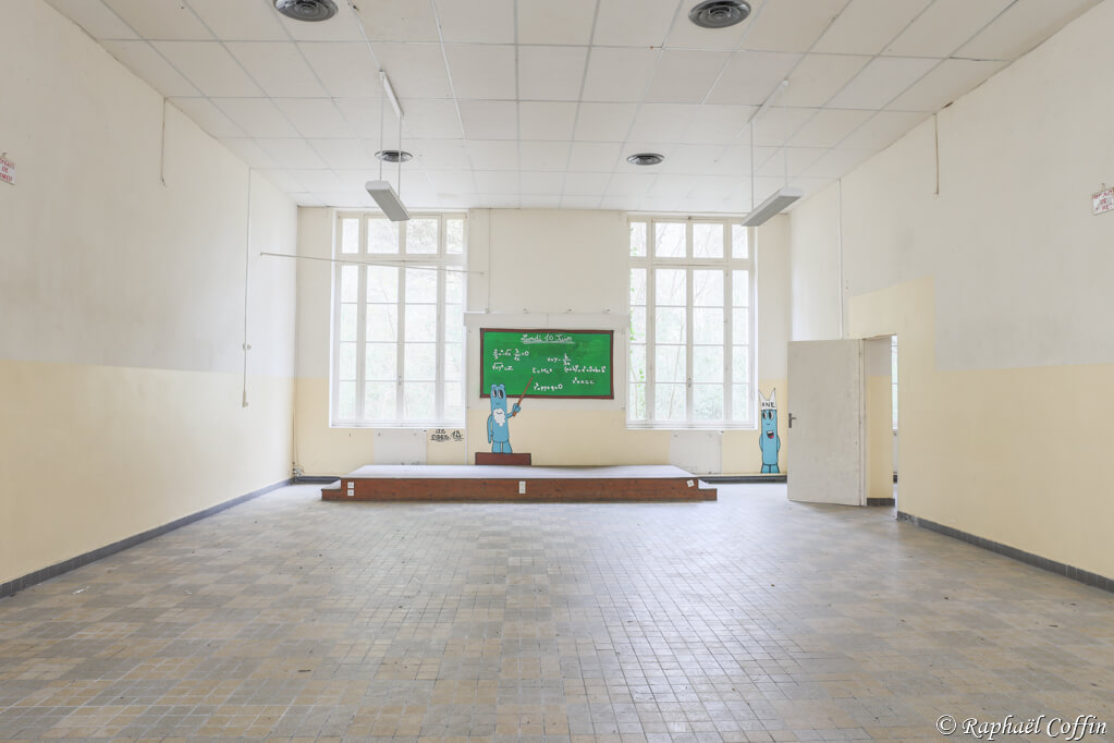 Salle de classe abandonnée