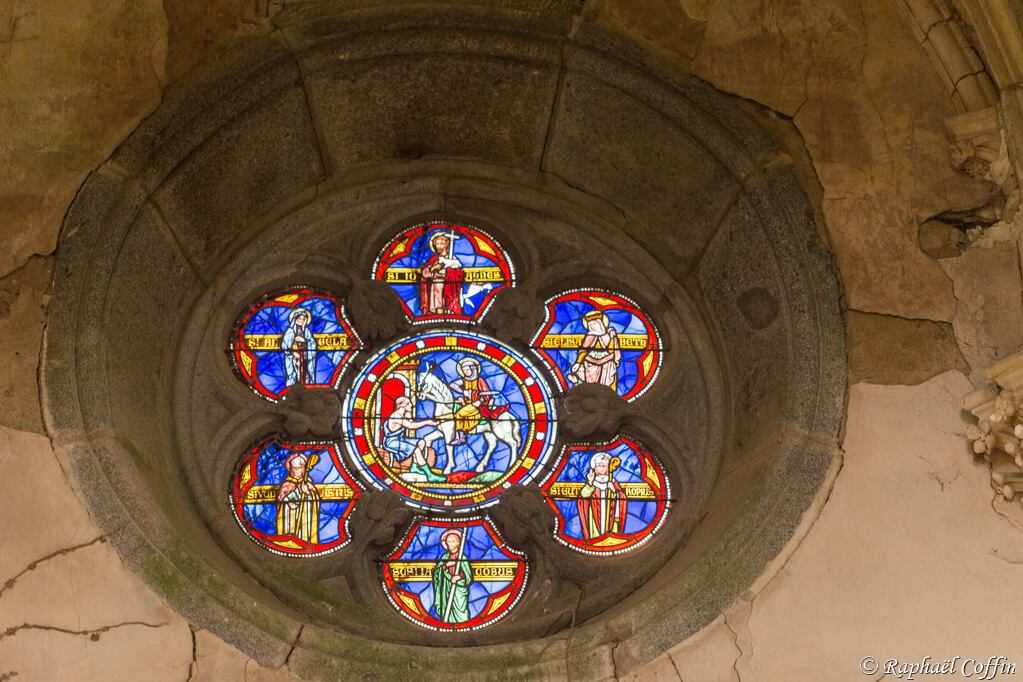 Splendide vitrail au château de Bagnac