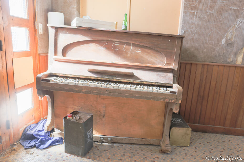 Urbex Lot ancien piano